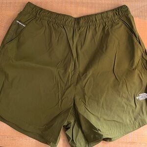 The North Face Women's Class V Pathfinder Shorts